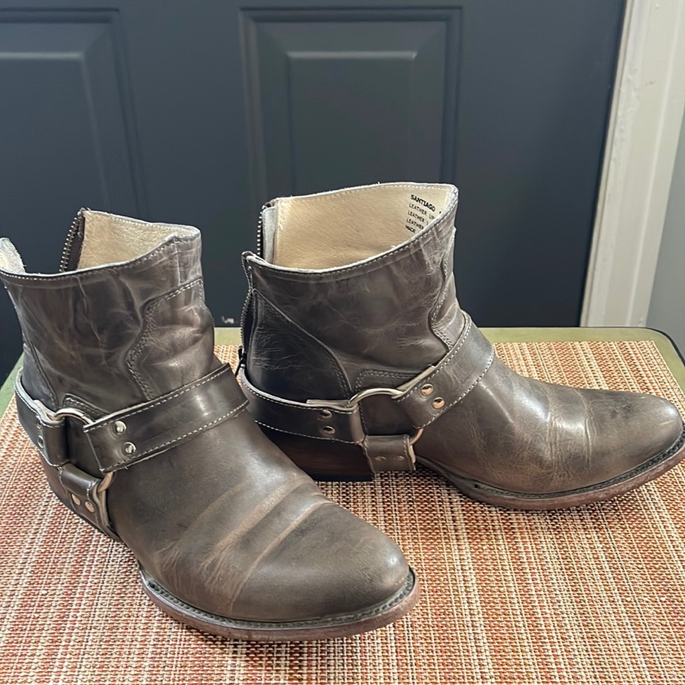 Freebird by Steven Short Boots Santiago in Stone size 8